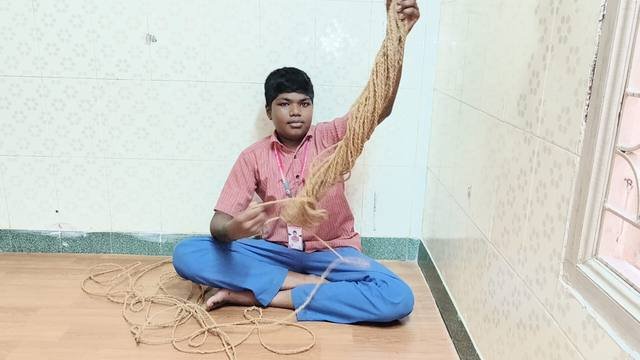 twisting coir rope